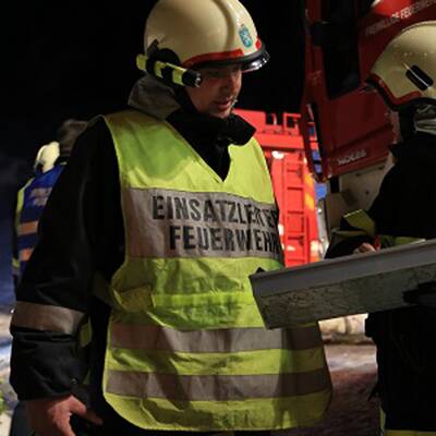 Rund 100 Feuerwehrleute waren sechs Stunden im Einsatz.