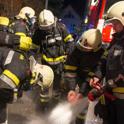 Hausbrand in OÖ: Sohn rettet Vater