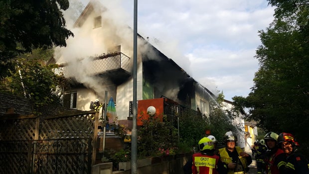 Großeinsatz: Wohnhaus in Melk in Flammen