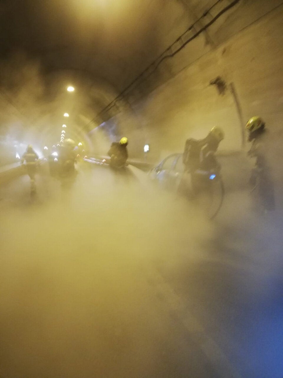 Loibltunnel nach Auto-Brand gesperrt