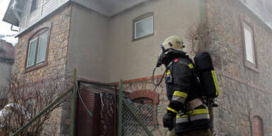 Hausbewohner sprangen in Panik aus dem Fenster