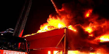 Großbrand bei Linz Textil