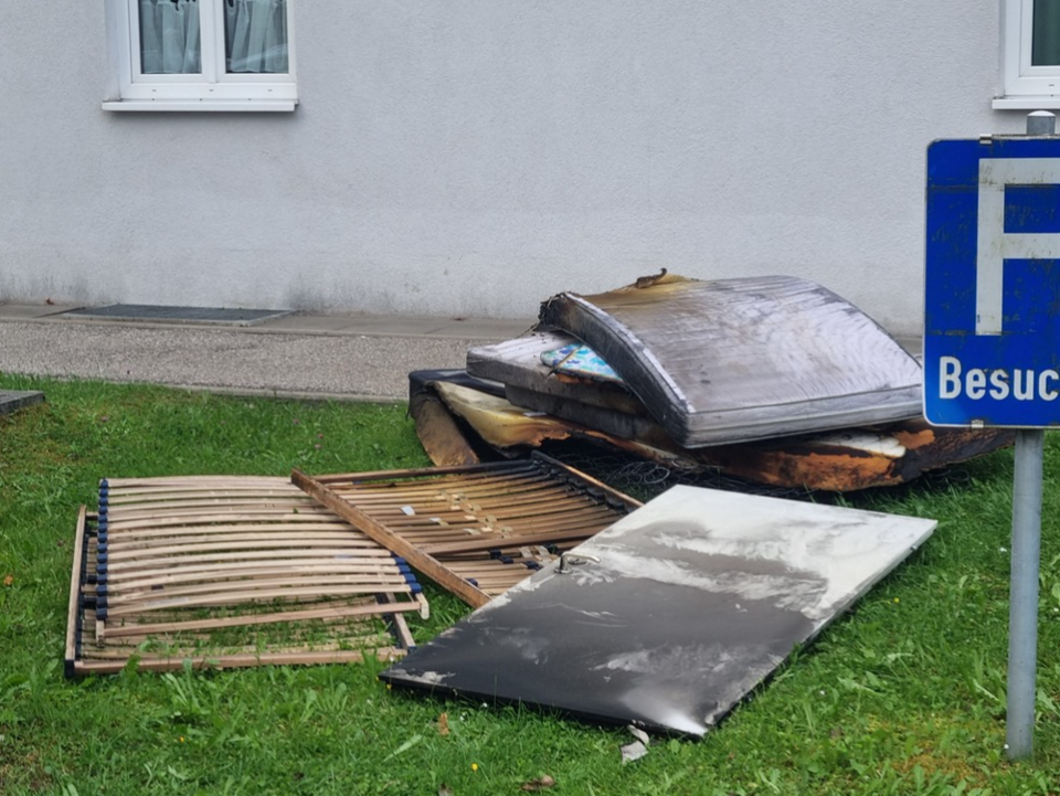 20 Bewohner nach Brand evakuiert: Polizei ermittelt