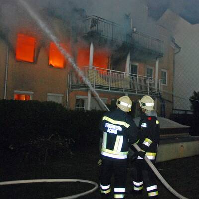 Feuer brach im ersten Stock aus