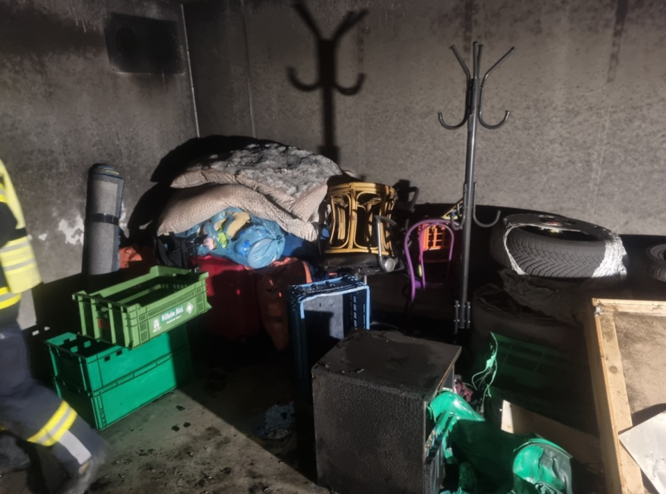 20 Bewohner nach Brand evakuiert: Polizei ermittelt