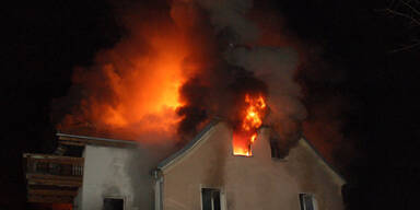 Abbruchhaus geriet in Vollbrand