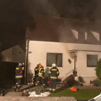 Hausbrand in OÖ: Sohn rettet Vater