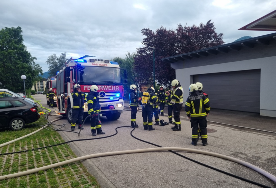 20 Bewohner nach Brand evakuiert: Polizei ermittelt