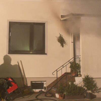 Hausbrand in OÖ: Sohn rettet Vater