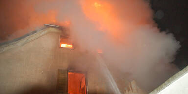 Abbruchhaus geriet in Vollbrand