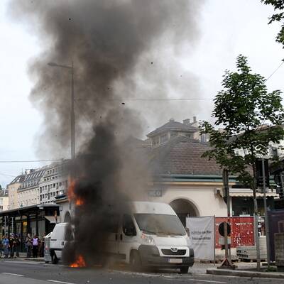 Lieferwagen in Wien brannte aus