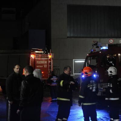 Großbrand in Floridsdorfer Lagerhalle
