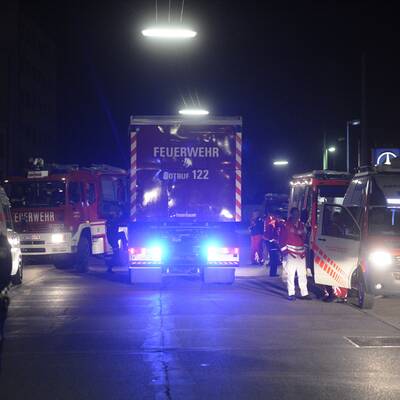 Großbrand in Floridsdorfer Lagerhalle