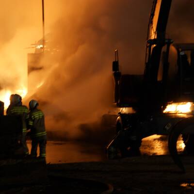 Das Sägewerk in Lofer brannte vollständig aus.