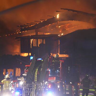 Das Sägewerk in Lofer brannte vollständig aus.