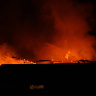 Das Sägewerk in Lofer brannte vollständig aus.