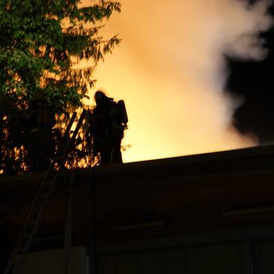 Das Sägewerk in Lofer brannte vollständig aus.