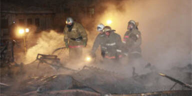 Mindestens 23 Tote bei Brand in Wohnhaus