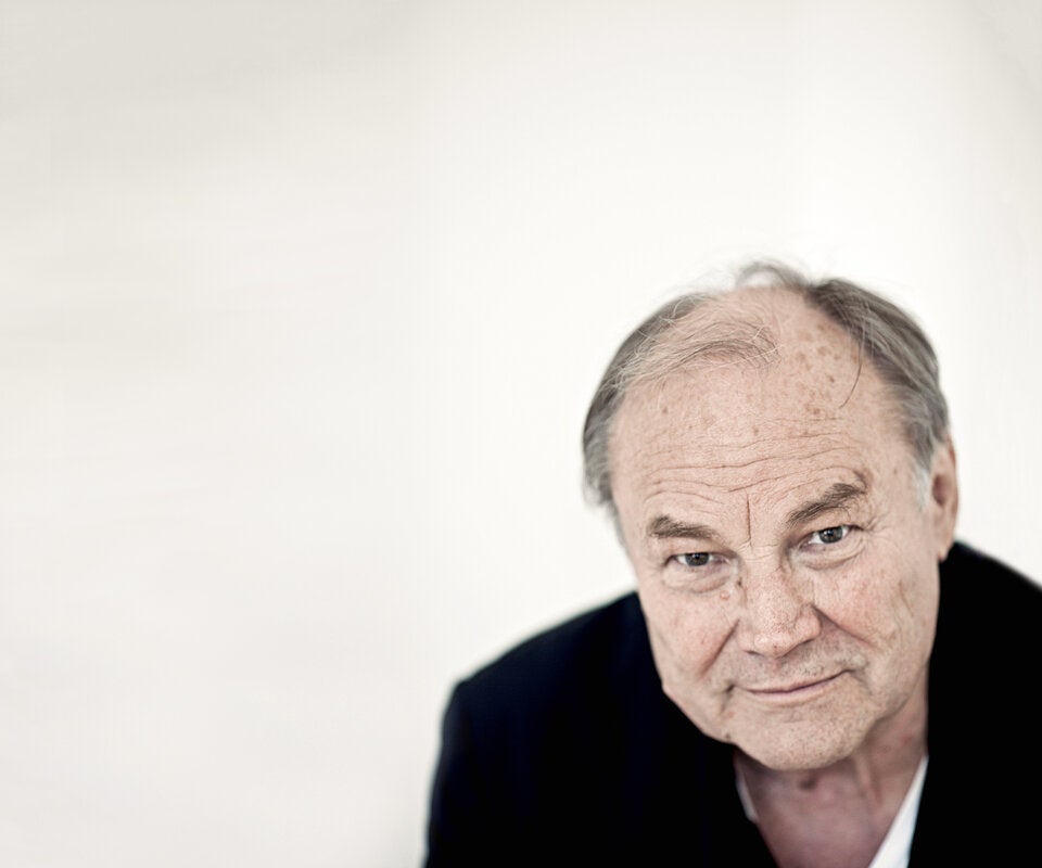 Es gibt ein Wiedersehen mit Klaus Maria Brandauer.