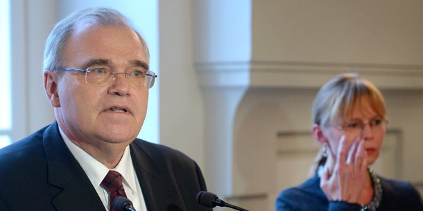 Faymann II startet mit Tränen