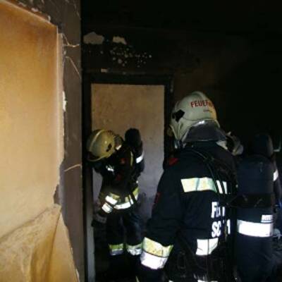 Elf Verletzte bei Wohnhausbrand 