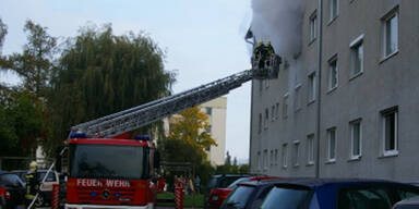 Feuerteufel nimmt zwei Schüler als Geiseln