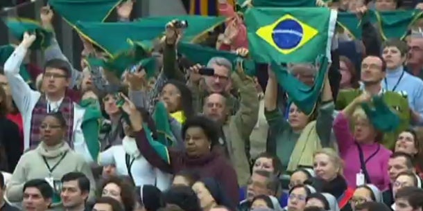 Papst Benedikt wie Pop-Star gefeiert