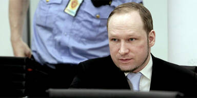Breivik-Prozess: Mann zündet sich an 