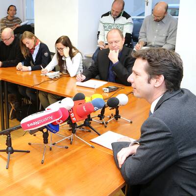 Erstes Polit-Opfer im Finanzskandal