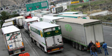 Italiens Frächter setzen wilden Streik fort