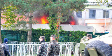 20.000 stürmen unsere Grenze