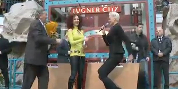 Richard Lugner holt Brigitte Nielsen im Hotel ab