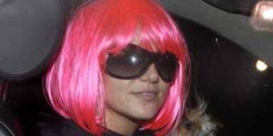 Britney hat schon wieder ein Auto gerammt!