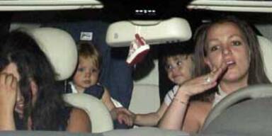 Britney fährt Auto - Söhne verängstigt am Rücksitz