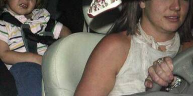 Britney fährt Auto - Söhne verängstigt am Rücksitz