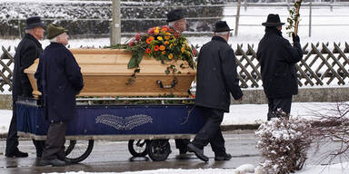 Begr&auml;bnis Stephan Braunau