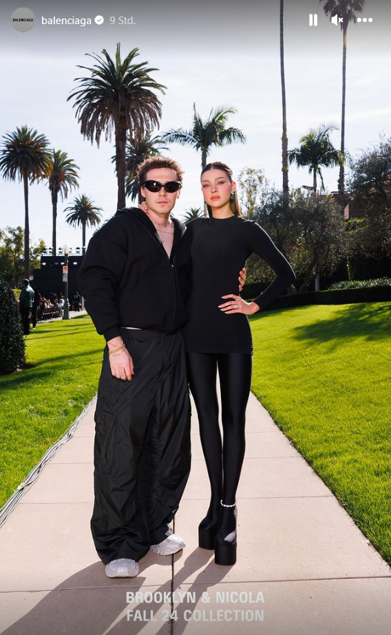 Nicola Peltz: Heiße Liebes-Grüße aus der Badewanne