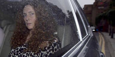 Rebekah Brooks gegen Kaution frei