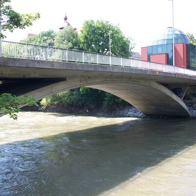 Der Mann aus Afghanistan wird in den Fluten der Mur vermisst. 