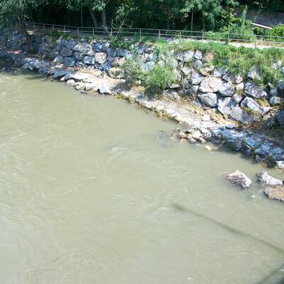 Der Mann aus Afghanistan wird in den Fluten der Mur vermisst. 