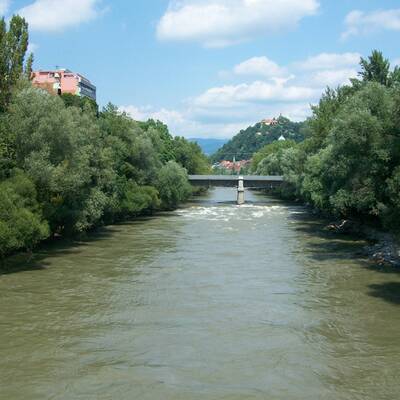 Der Mann aus Afghanistan wird in den Fluten der Mur vermisst. 