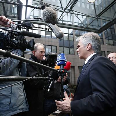 Die 27 Staats- und Regierungschefs verhandeln das EU-Budget.