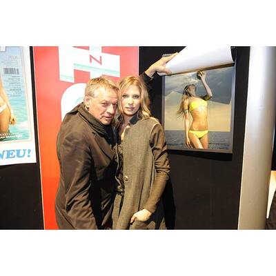 Schweini-Freundin Sarah Brandner im Sportmagazin-Kalender