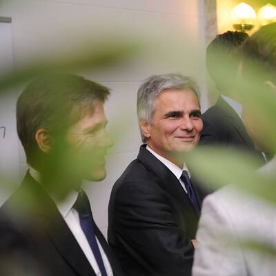 Erste Pressekonferenz Montagmittag