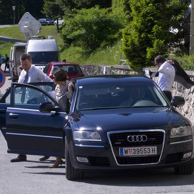 Erste Pressekonferenz Montagmittag