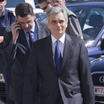 Erste Pressekonferenz Montagmittag