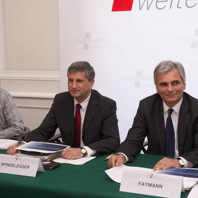 Erste Pressekonferenz Montagmittag