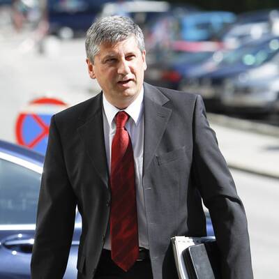 Erste Pressekonferenz Montagmittag