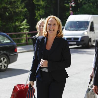 Erste Pressekonferenz Montagmittag