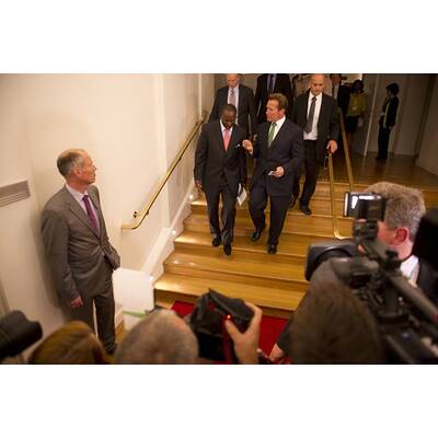 Arnold Schwarzenegger in Wien gelandet